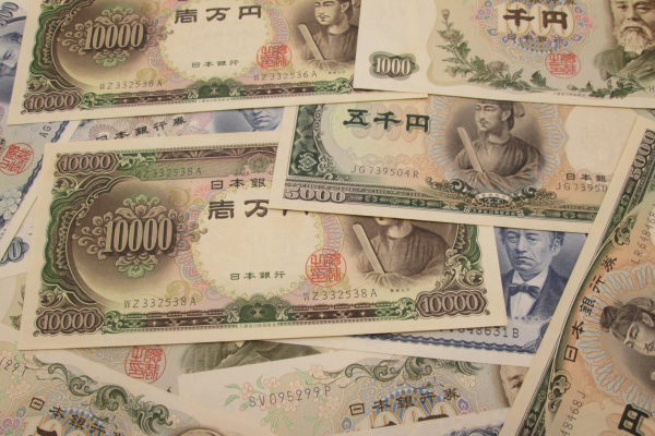 1万円札が高値で買取されるのはなぜ？
