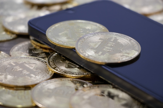 2017-19年：仮想通貨ブームと金の投資先としての比較を行う