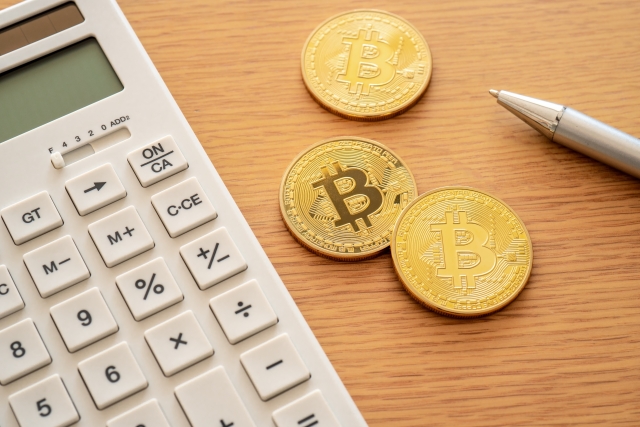 金と仮想通貨の投資特性比較