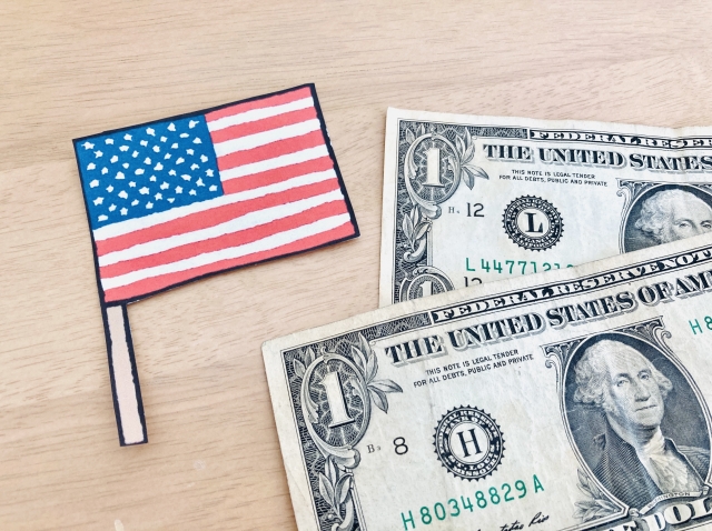 2006年後期の金相場はどう動いた？米ドル安と原油価格高騰の影響