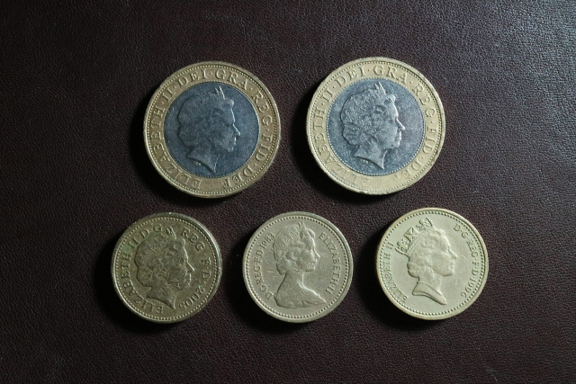 ジョージ６世とエリザべス二世のコイン