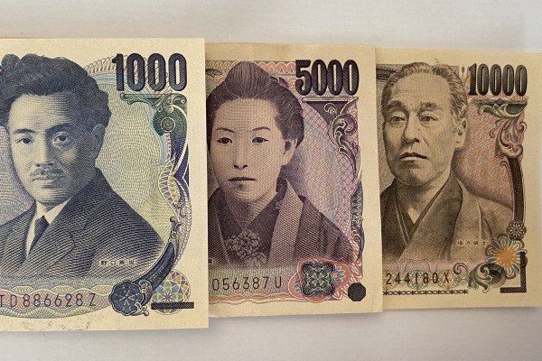 1万円札、5千円札、千円札