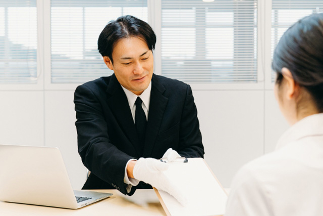 金貨の買い取りは専門店へ